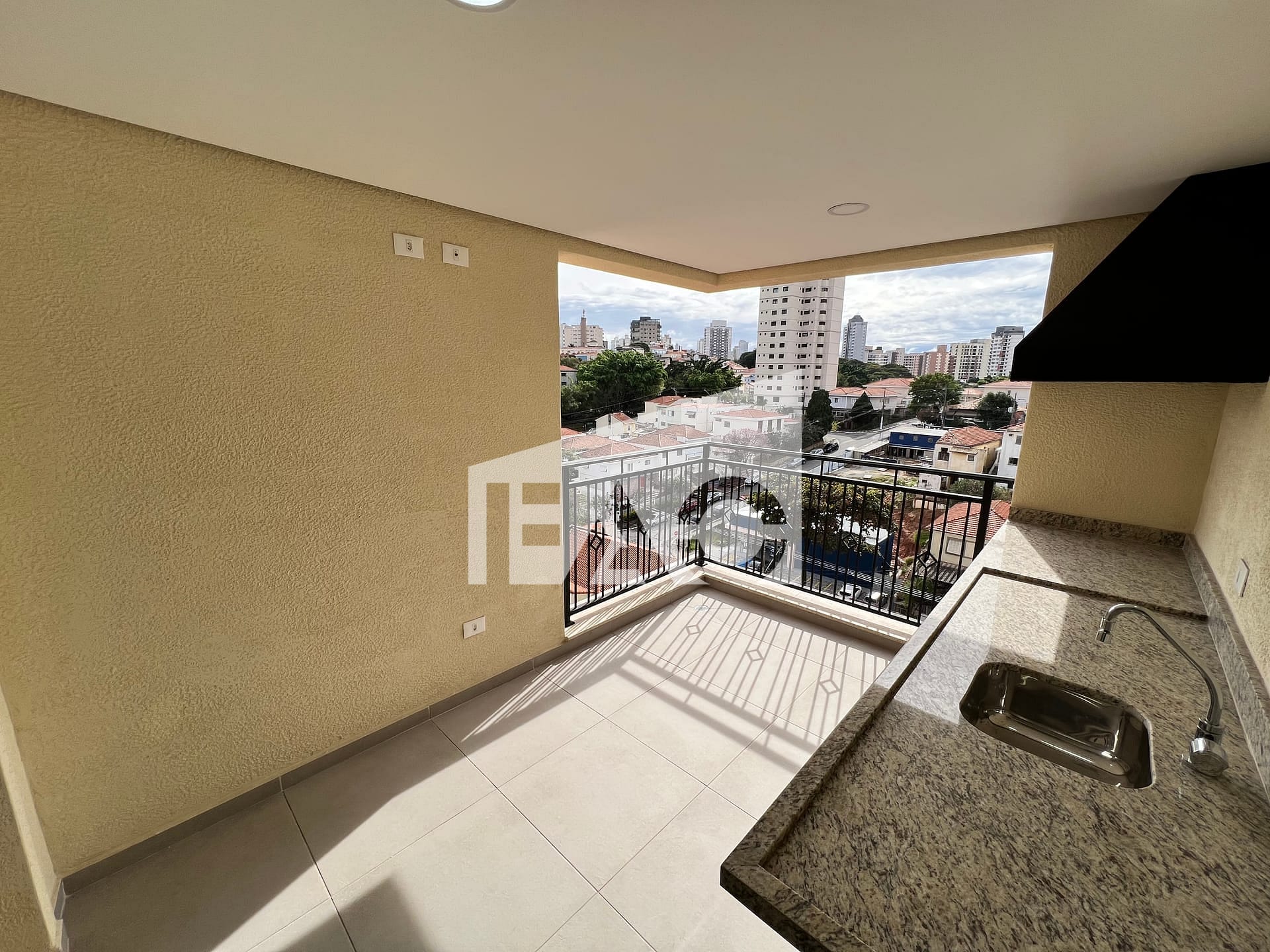 Apartamento para alugar com 2 quartos, 74m² - Foto 11