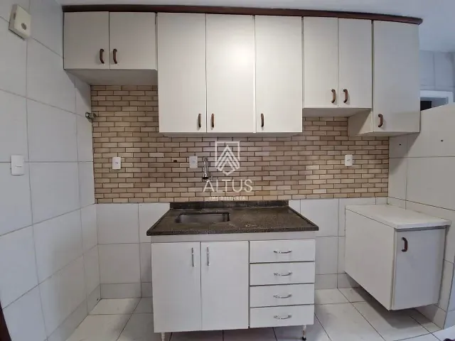 Apartamento 3 quartos e 2 banheiros, à venda ou para alugar, no bairro Armação em Salvador