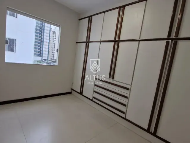 Apartamento 3 quartos e 2 banheiros, à venda ou para alugar, no bairro Armação em Salvador