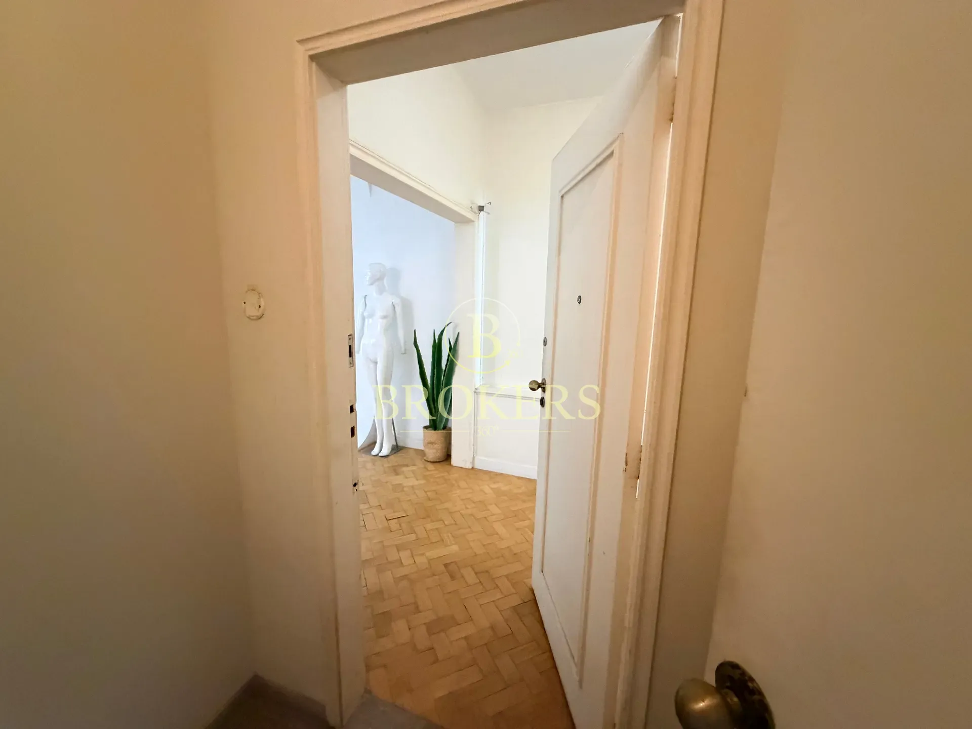 Apartamento exclusivo para personalizar à venda em ipanema: 4 quartos com salão de 65 m², jardim de inverno e vaga em área nobre perto da praia