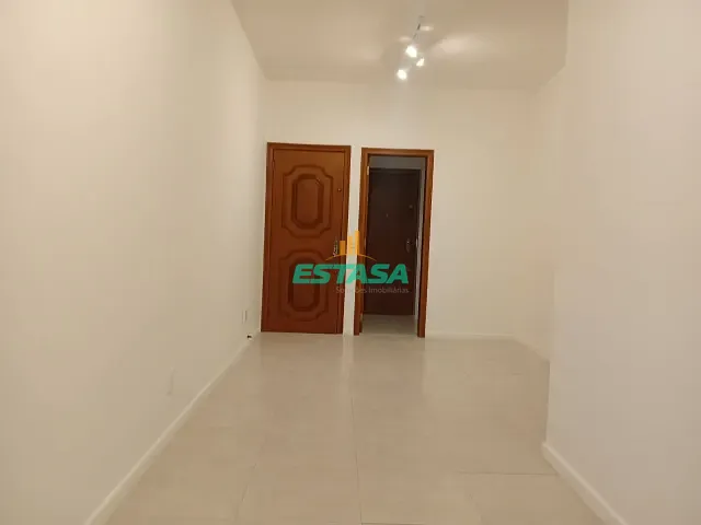 Apartamento 2 quartos e 2 banheiros, para alugar, no bairro Botafogo em Rio de Janeiro