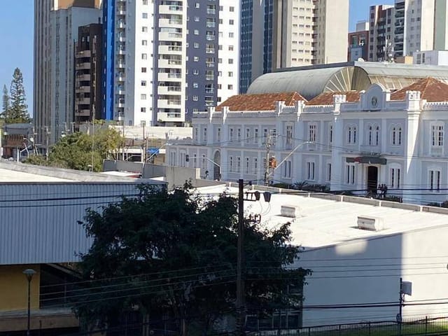 Apartamento 3 quartos e 3 banheiros, à venda, no bairro Centro em Curitiba