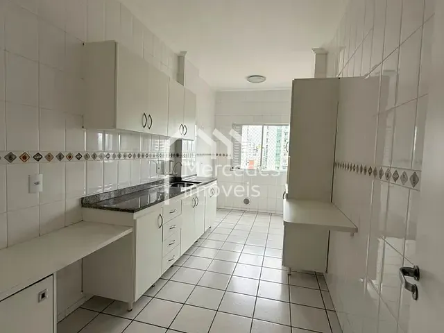 Apartamento com 90m² 3 quartos e 2 banheiros, para alugar, no bairro Centro em Itajaí