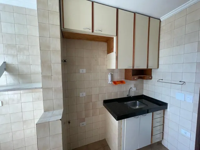 Apartamento com 10m² 3 quartos e 1 banheiro, para alugar, no bairro Cláudia em Londrina