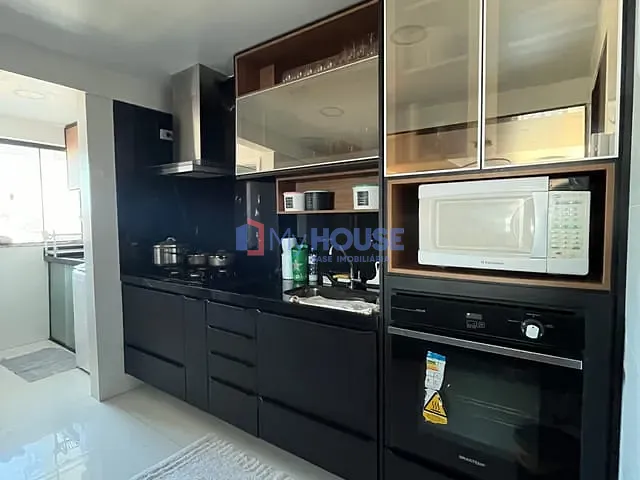 Apartamento 3 quartos e 4 banheiros, à venda, no bairro Nossa Senhora da Vitória em Ilhéus