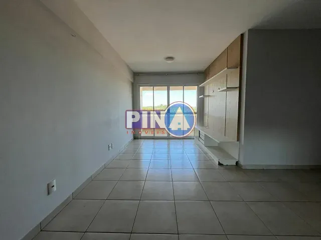 Apartamento 3 quartos e 2 banheiros, para alugar, no bairro Chácaras Alto da Glória em Goiânia