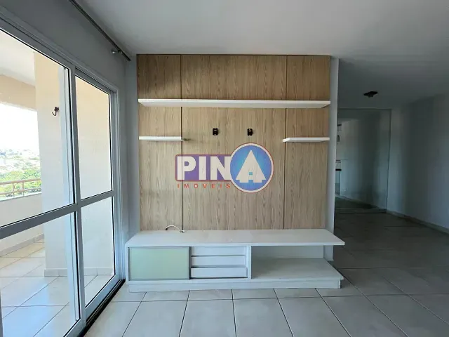 Apartamento 3 quartos e 2 banheiros, para alugar, no bairro Chácaras Alto da Glória em Goiânia
