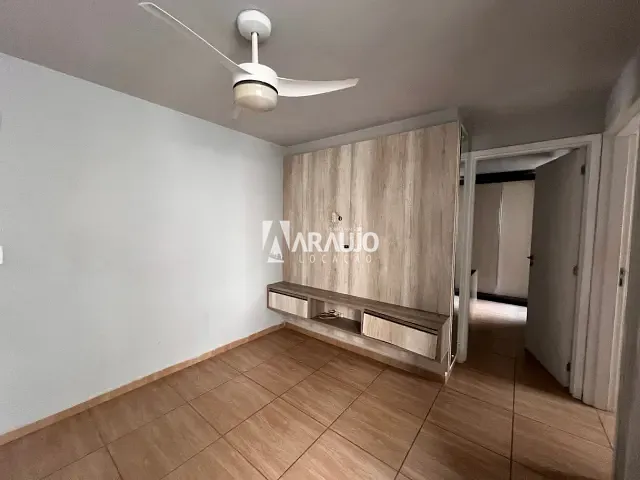 Apartamento 2 quartos e 1 banheiro, para alugar, no bairro Espinheiros em Itajaí
