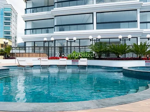 Apartamento 4 quartos e 1 banheiro, à venda, no bairro Centro em Itapema