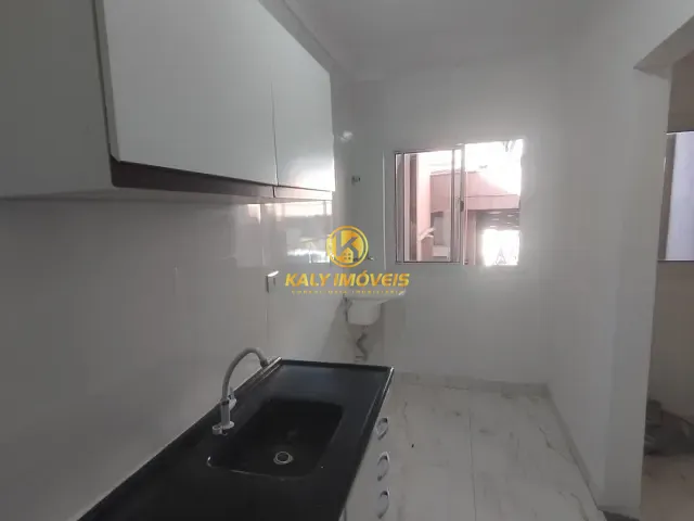Apartamento com 31m² 1 quarto e 1 banheiro, para alugar, no bairro Vila Curuçá em Santo André