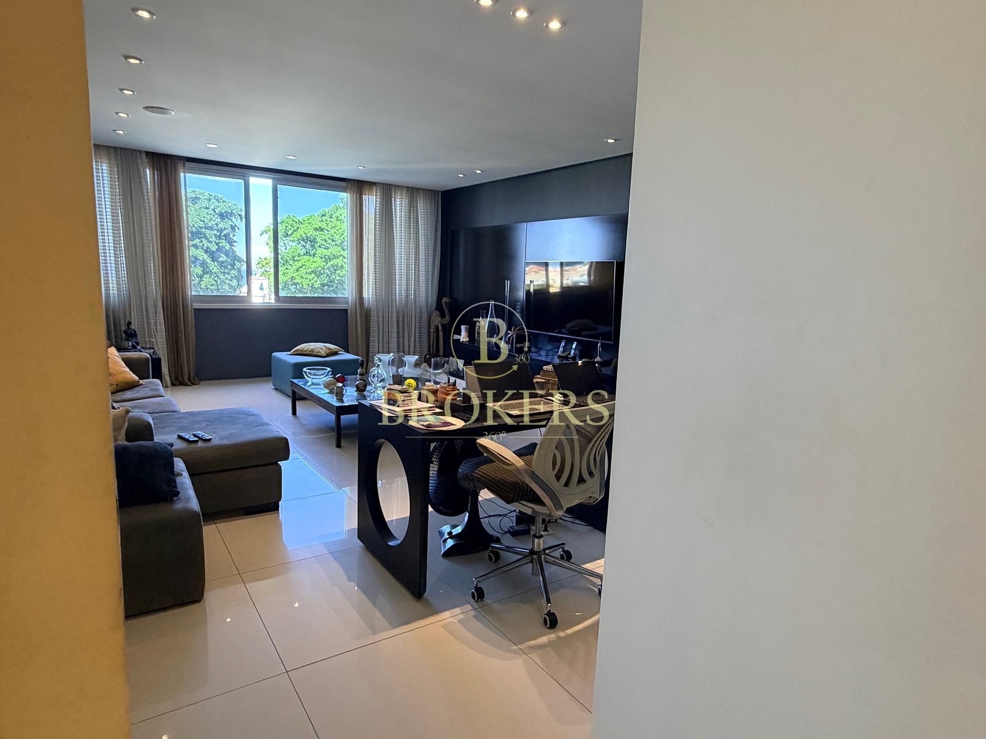 Luxo absoluto à beira-mar na Avenida Atlântica - Copacabana: apartamento à venda, 3quartos, 370m² reformados, 2 vagas, com vista panorâmica, posto 4