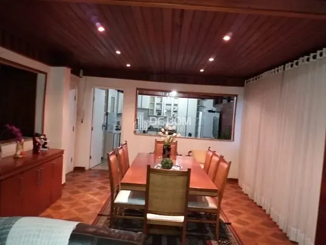 Apartamento com 190m² 4 quartos e 3 banheiros, à venda, no bairro Centro em Poços de Caldas