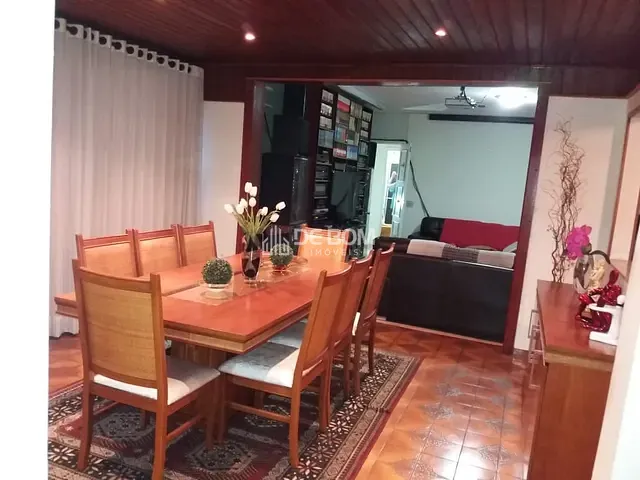 Apartamento com 190m² 4 quartos e 3 banheiros, à venda, no bairro Centro em Poços de Caldas