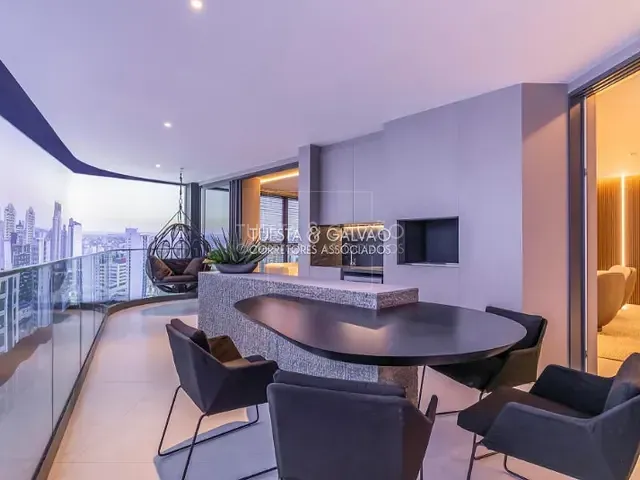 Apartamento com 323m² 3 quartos e 4 banheiros, à venda, no bairro Água Verde em Curitiba