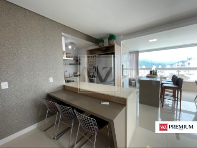 Apartamento com 240m² 3 quartos e 4 banheiros, à venda, no bairro Meia Praia em Itapema