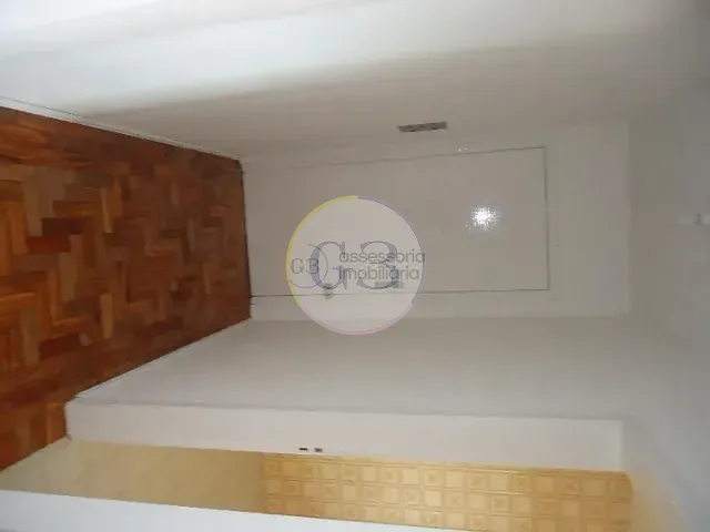 Apartamento 2 quartos e 1 banheiro, para alugar, no bairro Centro em Pelotas