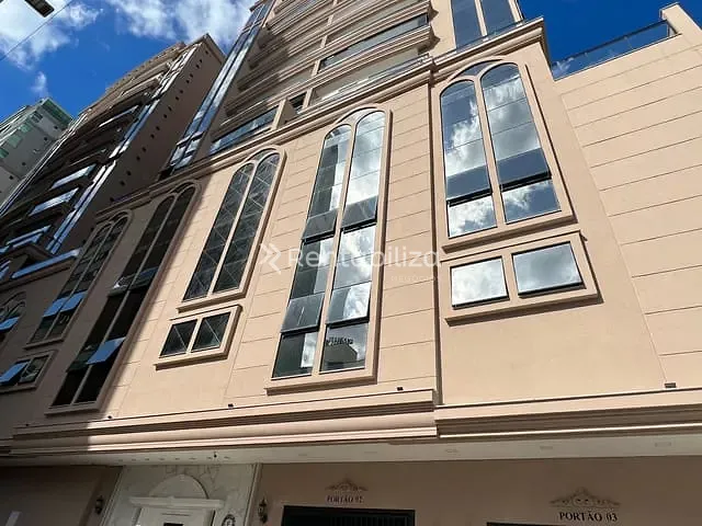 Apartamento 4 quartos e 5 banheiros, à venda, no bairro Meia Praia em Itapema