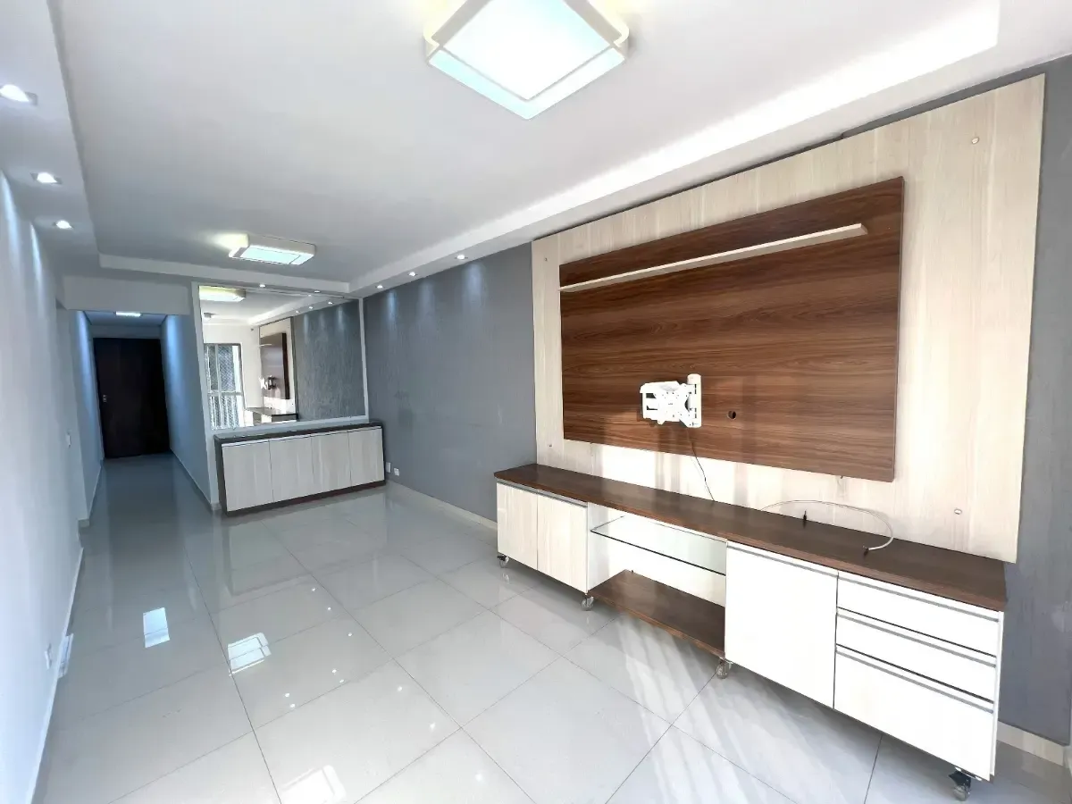 Apartamento à venda com 3 quartos, 70m² - Foto 2
