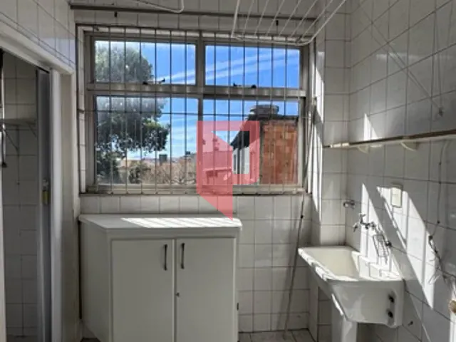 Apartamento 2 quartos e 1 banheiro, para alugar, no bairro Caiçaras em Belo Horizonte