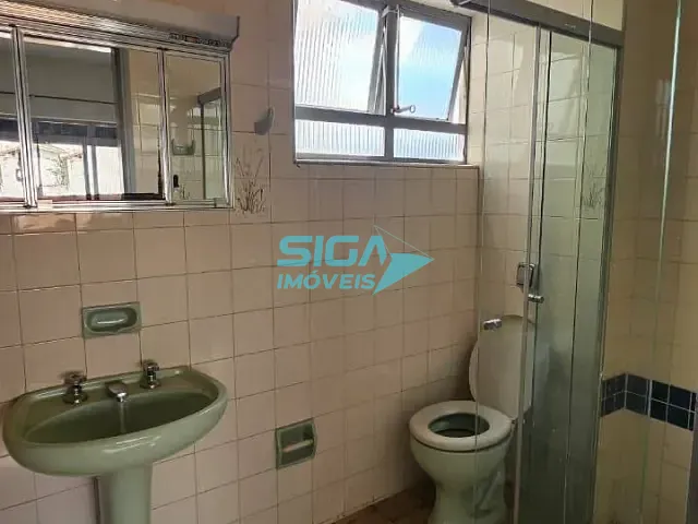 Apartamento 3 quartos e 2 banheiros, para alugar, no bairro Centro em Pouso Alegre