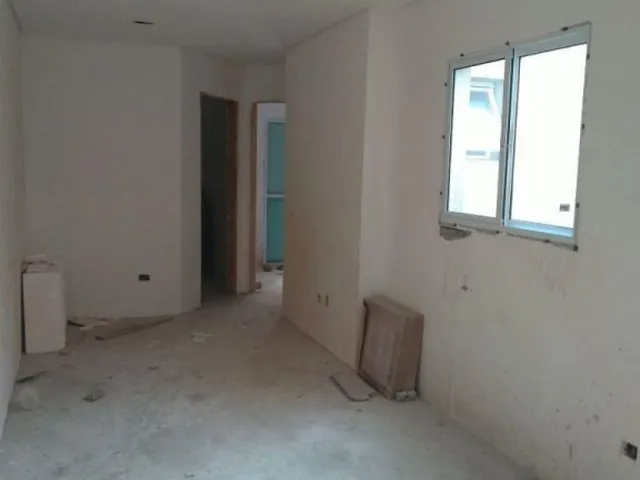 Apartamento 2 quartos e 2 banheiros, à venda, no bairro Vila Pires em Santo André