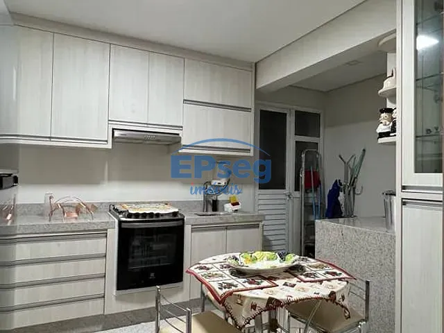 Apartamento 3 quartos e 2 banheiros, à venda, no bairro Antares em Londrina