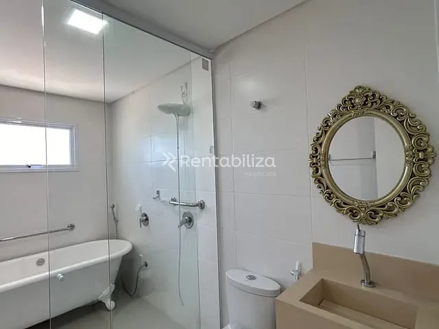 Apartamento 3 quartos e 4 banheiros, à venda, no bairro Meia Praia em Itapema