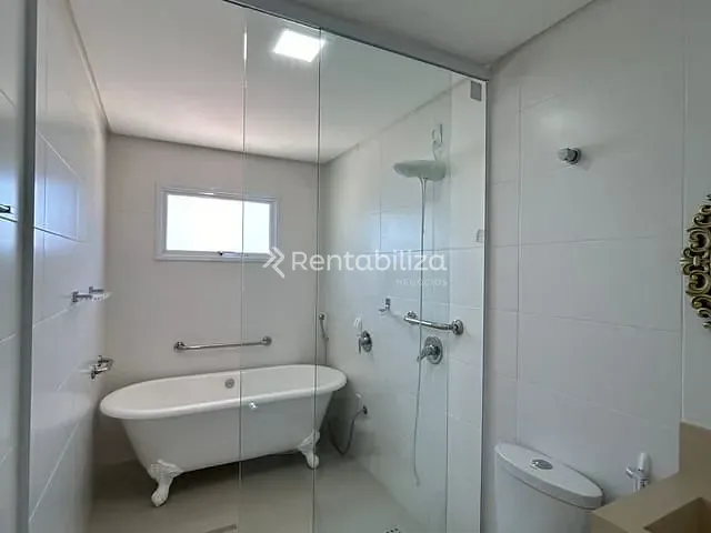 Apartamento 3 quartos e 4 banheiros, à venda, no bairro Meia Praia em Itapema