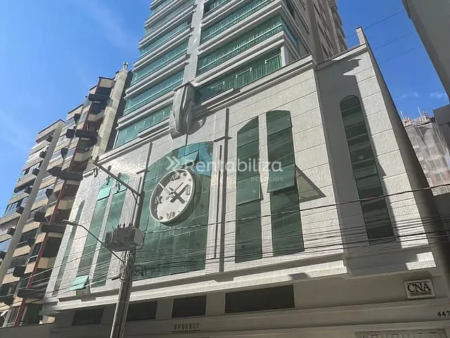 Apartamento 3 quartos e 4 banheiros, à venda, no bairro Meia Praia em Itapema