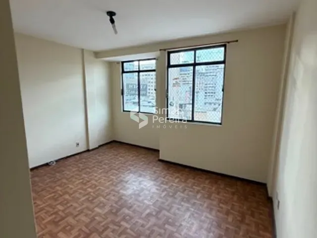 Apartamento 1 quarto e 1 banheiro, à venda, no bairro Centro em Juiz de Fora
