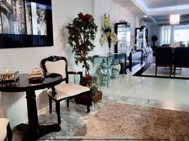 Apartamento com 850m² 5 quartos e 5 banheiros, à venda, no bairro Meia Praia em Itapema
