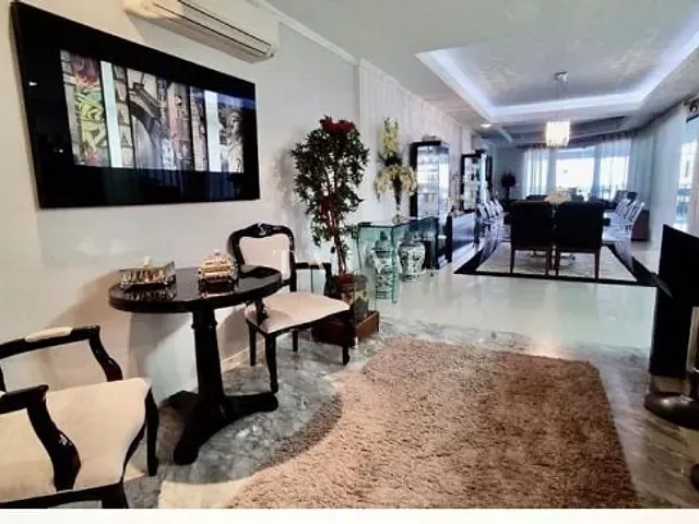 Apartamento com 850m² 5 quartos e 5 banheiros, à venda, no bairro Meia Praia em Itapema