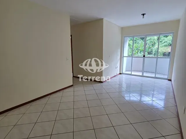 Apartamento com 120m² 3 quartos e 2 banheiros, para alugar, no bairro Valparaíso em Blumenau