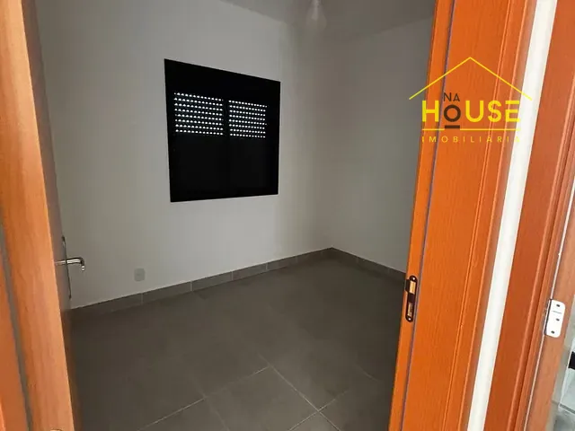 Apartamento 2 quartos e 1 banheiro, para alugar, no bairro Parque Industrial I em Votuporanga
