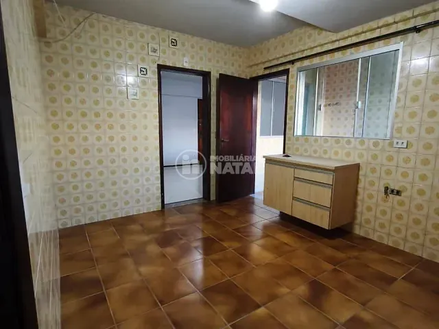 Apartamento com 80m² 3 quartos e 1 banheiro, para alugar, no bairro Centro em Londrina