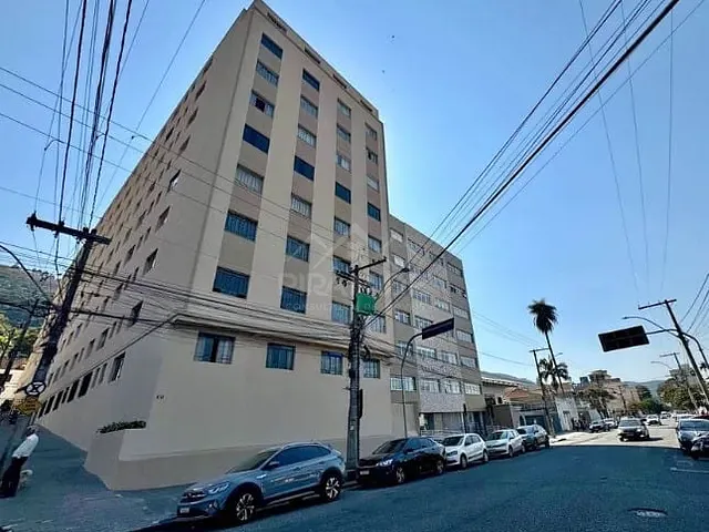 Apartamento 2 quartos e 1 banheiro, para alugar, no bairro Centro em Poços de Caldas