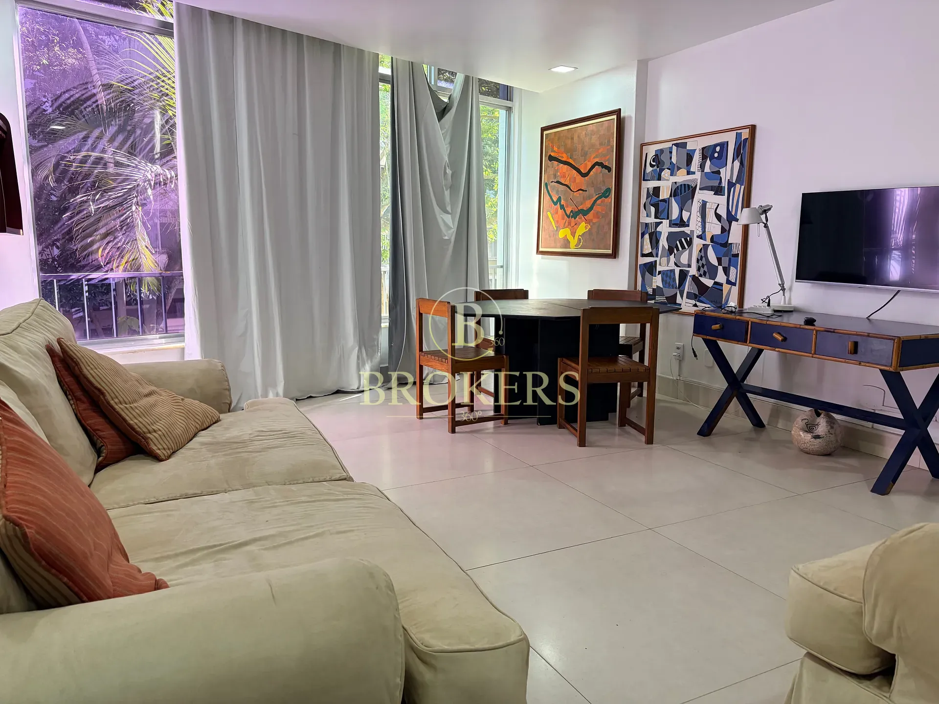 Pronto para rentabilizar - apartamento à venda em localização imbatível entre Ipanema e Copacabana: 2 quartos mobiliado a passos da praia!