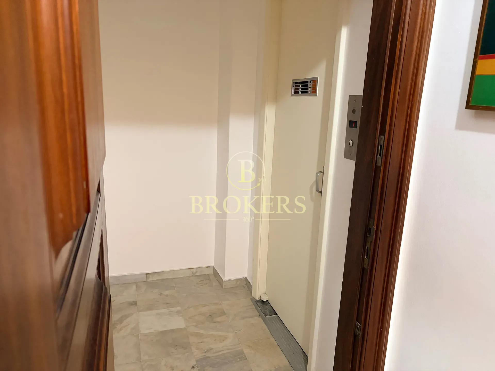 Pronto para rentabilizar - apartamento à venda em localização imbatível entre Ipanema e Copacabana: 2 quartos mobiliado a passos da praia!