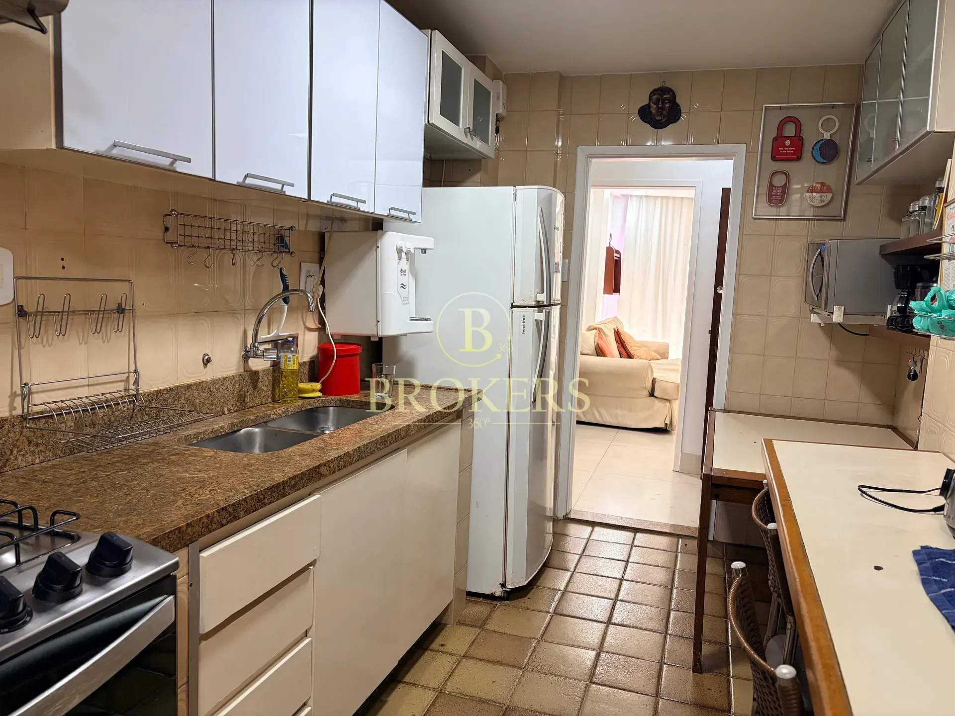 Pronto para rentabilizar - apartamento à venda em localização imbatível entre Ipanema e Copacabana: 2 quartos mobiliado a passos da praia!