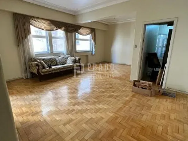 Apartamento 2 quartos e 2 banheiros, à venda, no bairro Centro em Pelotas