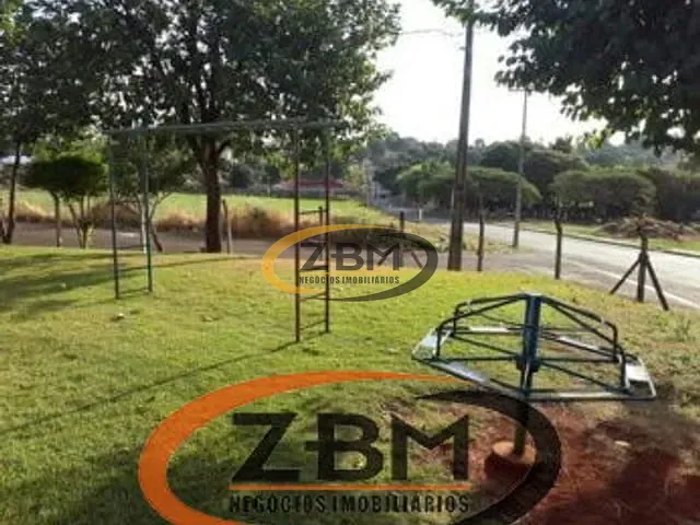Apartamento 2 quartos e 1 banheiro, à venda, no bairro Jardim Strass em Londrina