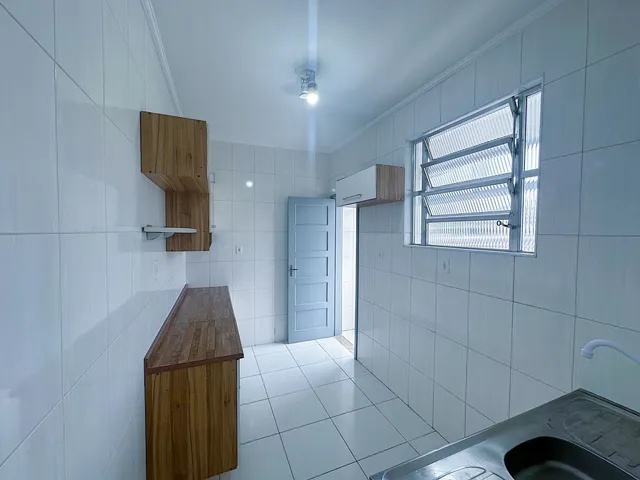 Apartamento 2 quartos e 1 banheiro, para alugar, no bairro Boqueirão em Santos