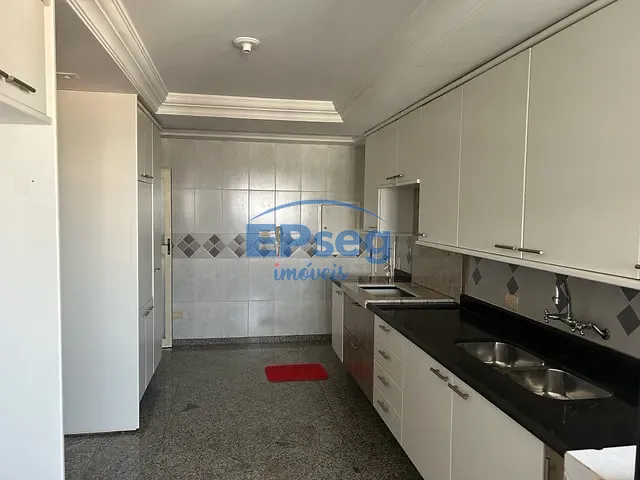 Apartamento com 371m² 4 quartos e 2 banheiros, à venda, no bairro Centro em Arapongas
