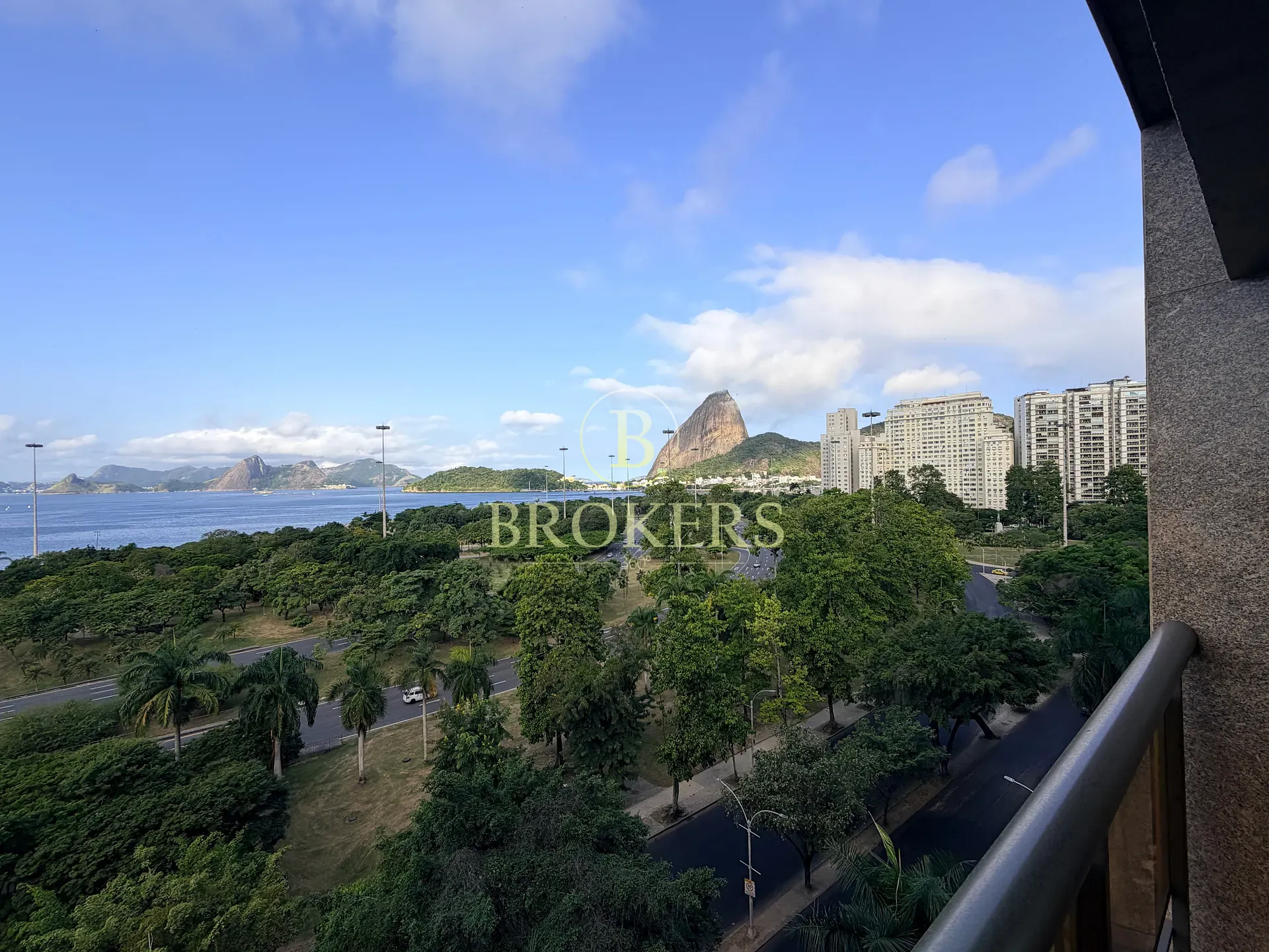 Apartamento para venda e locação, 3 quartos com vista cinematográfica para o pão de açúcar e elegância e exclusividade em andar alto em Flamengo