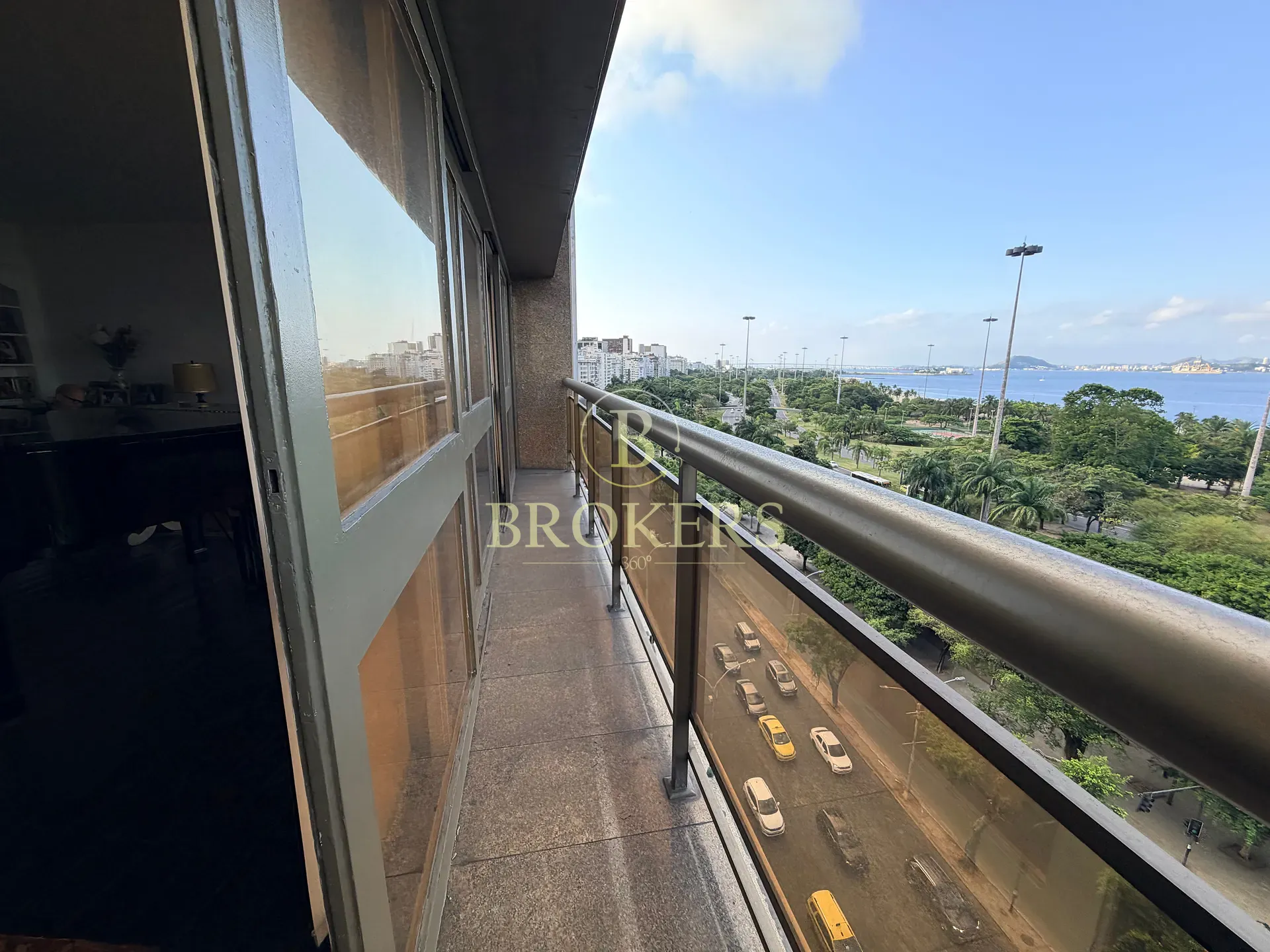 Apartamento para venda e locação, 3 quartos com vista cinematográfica para o pão de açúcar e elegância e exclusividade em andar alto em Flamengo