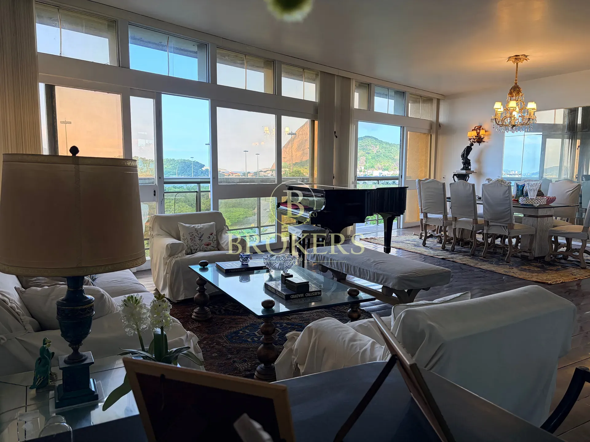 Apartamento para venda e locação, 3 quartos com vista cinematográfica para o pão de açúcar e elegância e exclusividade em andar alto em Flamengo