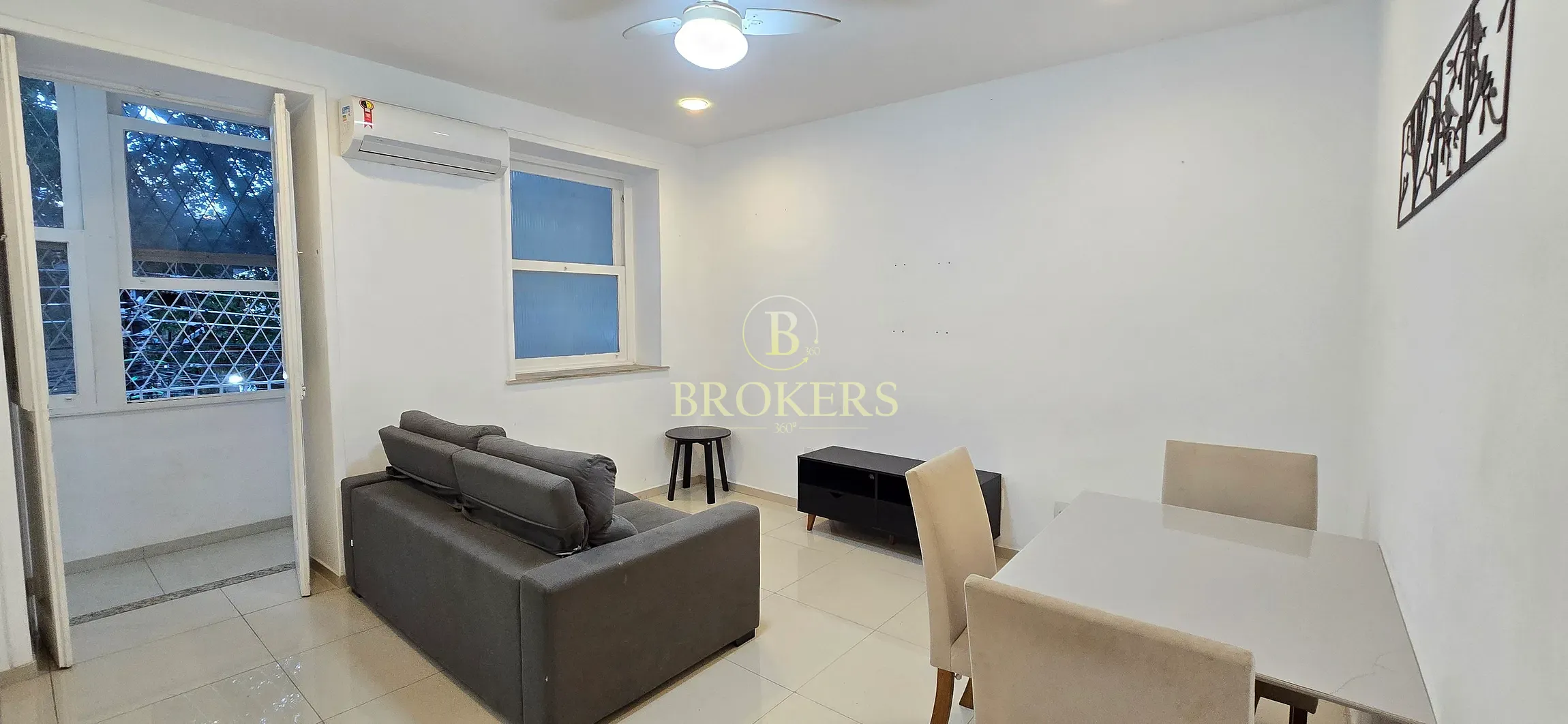 Apartamento modernizado com varanda, 3 quartos, suíte à venda na Rua Sorocaba, Botafogo, RJ!
