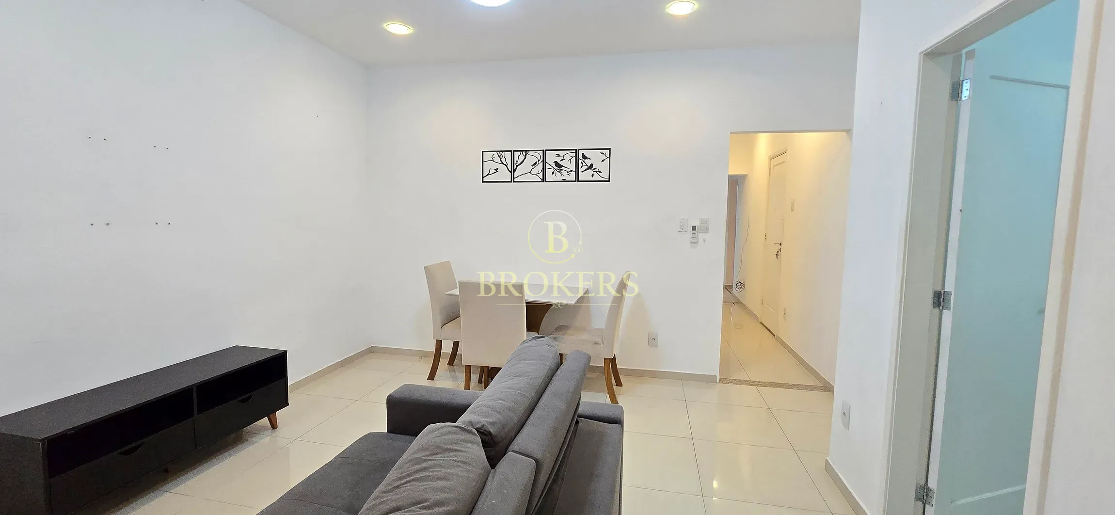 Apartamento modernizado com varanda, 3 quartos, suíte à venda na Rua Sorocaba, Botafogo, RJ!