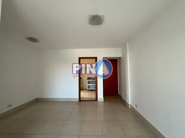 Apartamento 3 quartos e 1 banheiro, para alugar, no bairro Setor Bueno em Goiânia