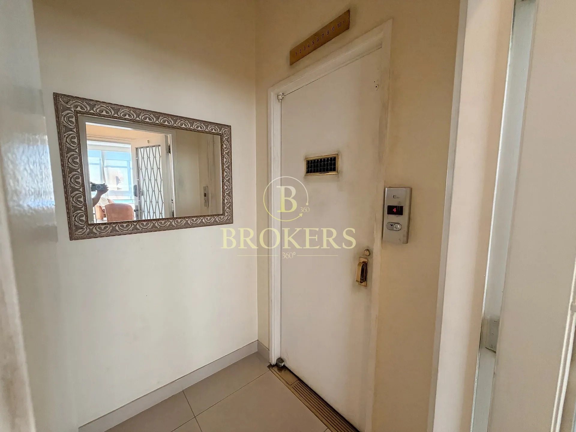 Apartamento 2 quartos e 1 vaga  à venda com charme, privacidade e localização estratégica entre copacabana e ipanema
